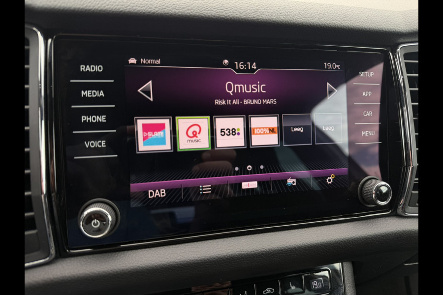 Škoda Kodiaq 1.5 TSI Sportline Business 7p. | Pano | Elek. Trekhaak | Carplay | Memory | Sfeerverlicht. | LED
