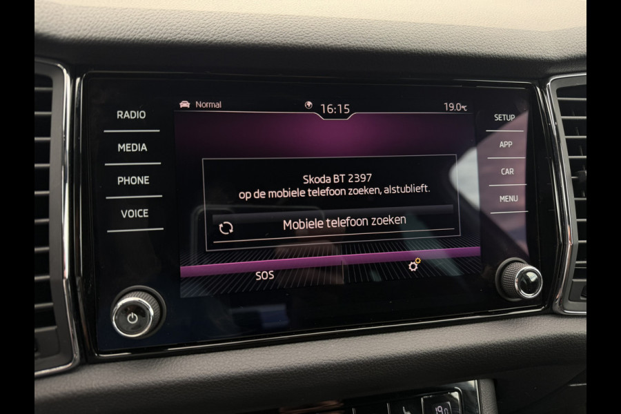 Škoda Kodiaq 1.5 TSI Sportline Business 7p. | Pano | Elek. Trekhaak | Carplay | Memory | Sfeerverlicht. | LED
