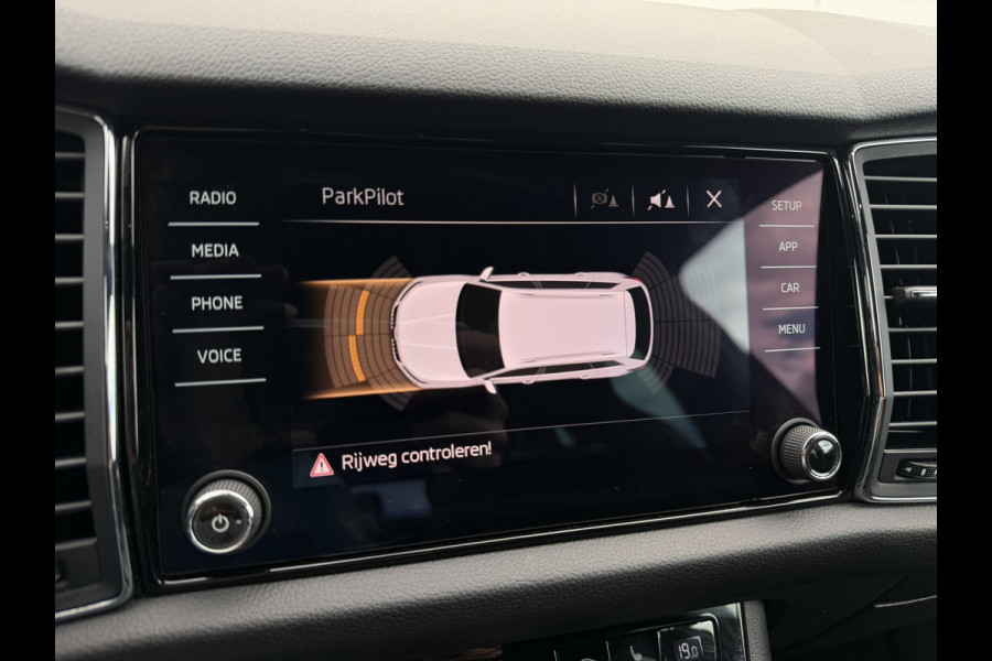 Škoda Kodiaq 1.5 TSI Sportline Business 7p. | Pano | Elek. Trekhaak | Carplay | Memory | Sfeerverlicht. | LED