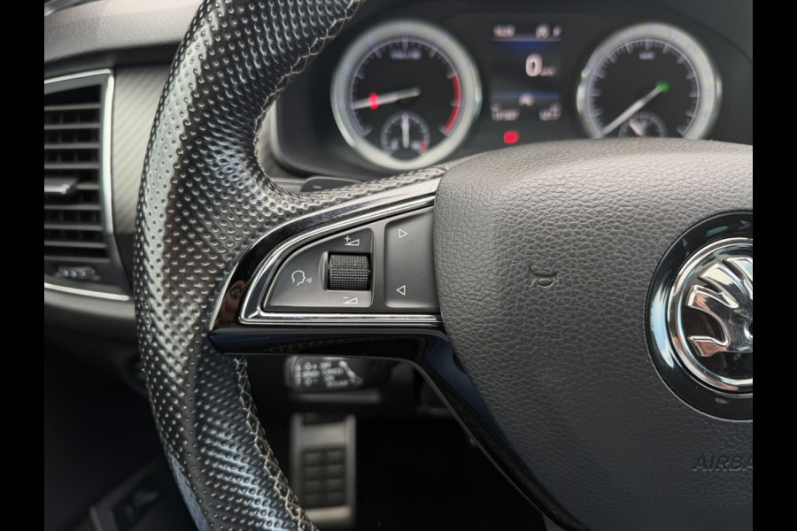 Škoda Kodiaq 1.5 TSI Sportline Business 7p. | Pano | Elek. Trekhaak | Carplay | Memory | Sfeerverlicht. | LED