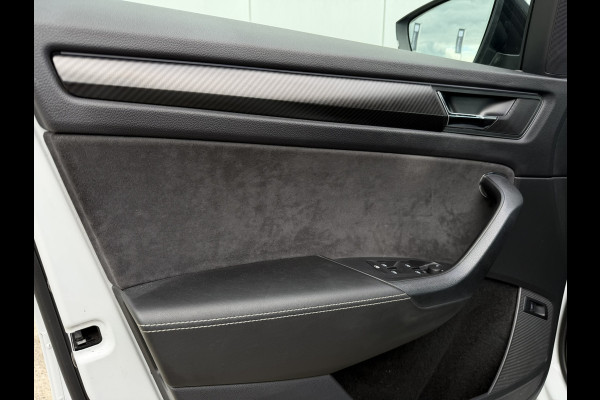 Škoda Kodiaq 1.5 TSI Sportline Business 7p. | Pano | Elek. Trekhaak | Carplay | Memory | Sfeerverlicht. | LED