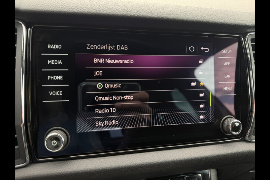 Škoda Kodiaq 1.5 TSI Sportline Business 7p. | Pano | Elek. Trekhaak | Carplay | Memory | Sfeerverlicht. | LED