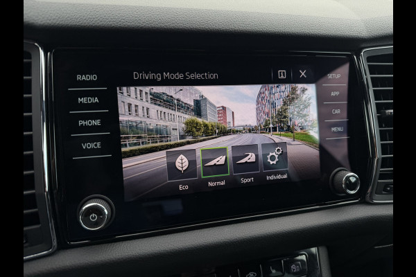 Škoda Kodiaq 1.5 TSI Sportline Business 7p. | Pano | Elek. Trekhaak | Carplay | Memory | Sfeerverlicht. | LED