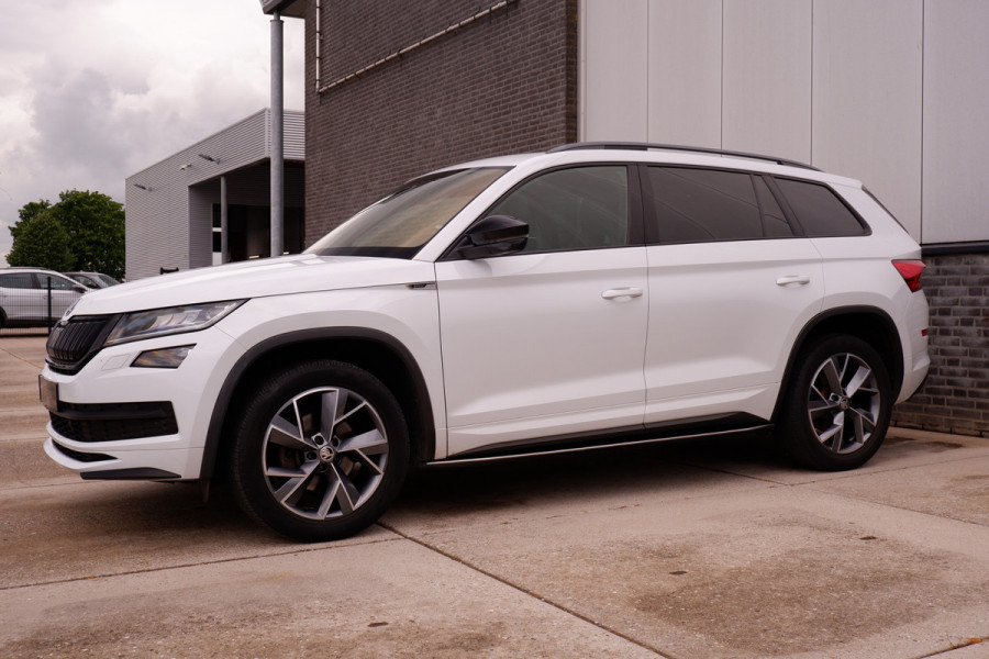 Škoda Kodiaq 1.5 TSI Sportline Business 7p. | Pano | Elek. Trekhaak | Carplay | Memory | Sfeerverlicht. | LED