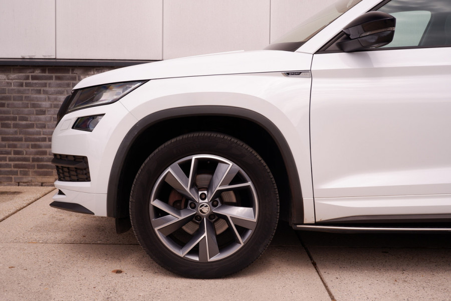 Škoda Kodiaq 1.5 TSI Sportline Business 7p. | Pano | Elek. Trekhaak | Carplay | Memory | Sfeerverlicht. | LED