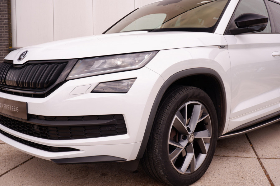 Škoda Kodiaq 1.5 TSI Sportline Business 7p. | Pano | Elek. Trekhaak | Carplay | Memory | Sfeerverlicht. | LED