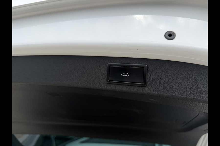 Škoda Kodiaq 1.5 TSI Sportline Business 7p. | Pano | Elek. Trekhaak | Carplay | Memory | Sfeerverlicht. | LED