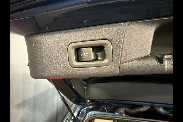 Mercedes-Benz B-Klasse 250 e 17"/Panoramadak/Trekhaak/Head-up/Dodehoek/Adaptieve cruise/Camera/Stoelverwarming/Sfeerverlichting/Apple Carplay & Android Auto