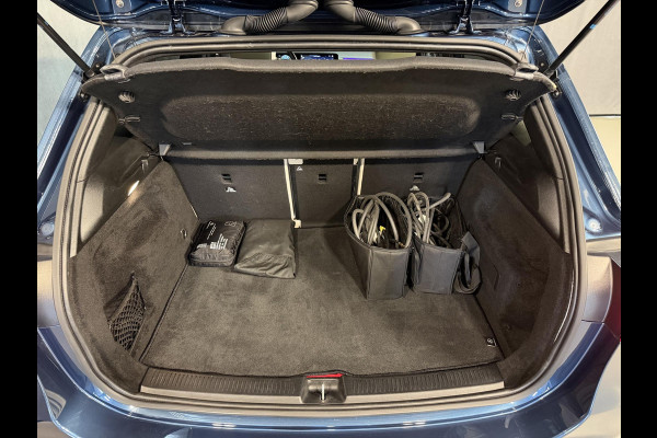 Mercedes-Benz B-Klasse 250 e 17"/Panoramadak/Trekhaak/Head-up/Dodehoek/Adaptieve cruise/Camera/Stoelverwarming/Sfeerverlichting/Apple Carplay & Android Auto