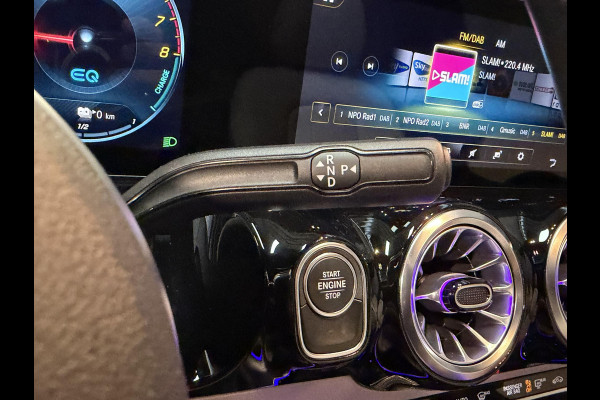 Mercedes-Benz B-Klasse 250 e 17"/Panoramadak/Trekhaak/Head-up/Dodehoek/Adaptieve cruise/Camera/Stoelverwarming/Sfeerverlichting/Apple Carplay & Android Auto