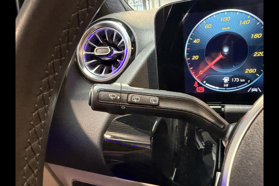 Mercedes-Benz B-Klasse 250 e 17"/Panoramadak/Trekhaak/Head-up/Dodehoek/Adaptieve cruise/Camera/Stoelverwarming/Sfeerverlichting/Apple Carplay & Android Auto