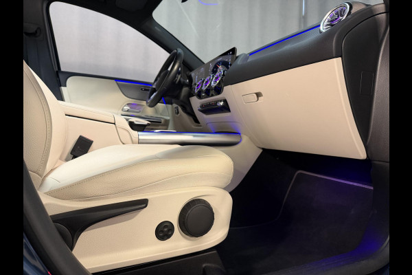 Mercedes-Benz B-Klasse 250 e 17"/Panoramadak/Trekhaak/Head-up/Dodehoek/Adaptieve cruise/Camera/Stoelverwarming/Sfeerverlichting/Apple Carplay & Android Auto