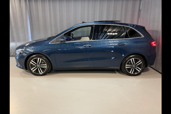Mercedes-Benz B-Klasse 250 e 17"/Panoramadak/Trekhaak/Head-up/Dodehoek/Adaptieve cruise/Camera/Stoelverwarming/Sfeerverlichting/Apple Carplay & Android Auto