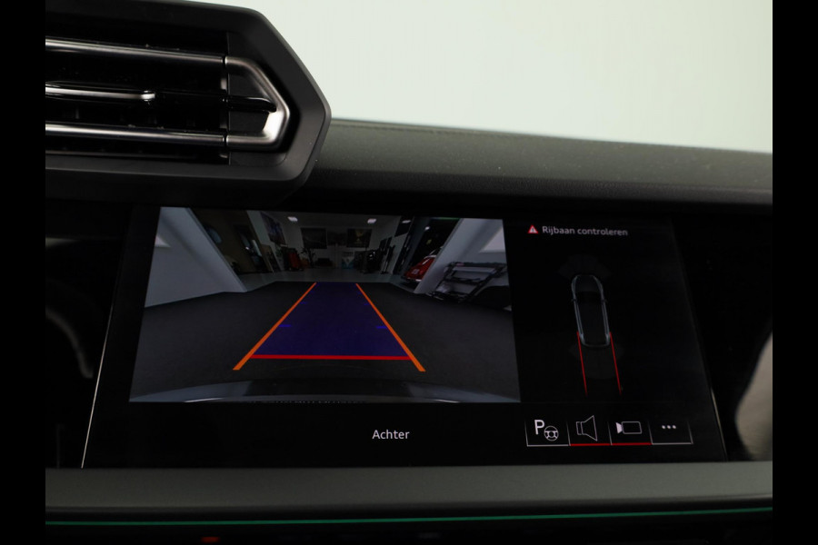 Audi A3 Sportback 40 TFSI e S edition 204 pk S-tronic | Verlengde garantie | Navigatie | Panoramadak | Parkeersensoren (Park assist) | Achteruitrijcamera | S-Line |
