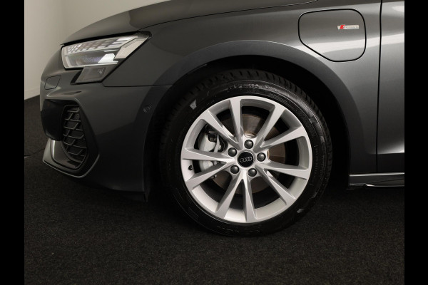 Audi A3 Sportback 40 TFSI e S edition 204 pk S-tronic | Verlengde garantie | Navigatie | Panoramadak | Parkeersensoren (Park assist) | Achteruitrijcamera | S-Line |