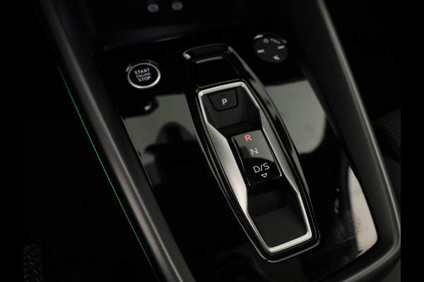 Audi A3 Sportback 40 TFSI e S edition 204 pk S-tronic | Verlengde garantie | Navigatie | Panoramadak | Parkeersensoren (Park assist) | Achteruitrijcamera | S-Line |