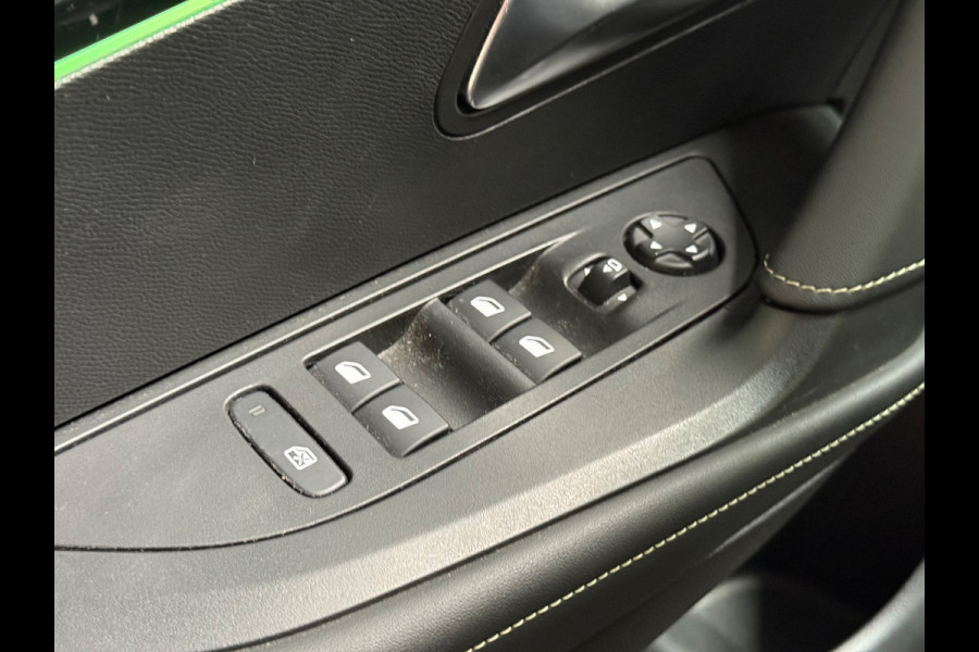 Peugeot 2008 1.2 PureTech GT | Automaat | keyless | Camera | Cruise | CarPlay | Navi