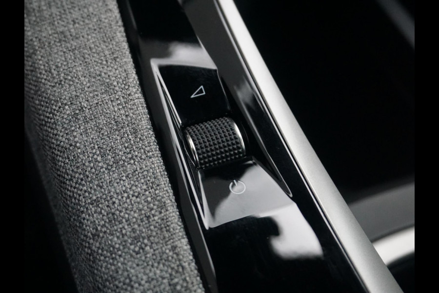 Peugeot 5008 1.2 Hybrid 145 Allure Camera achter