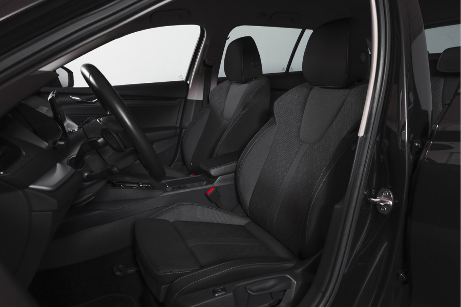 Škoda Octavia Combi 1.5 e-TSI 150 PK Business Edition Plus - Automaat | Dig.Cockpit | Adapt.Cruise | Stoel-+Stuurverw. | Camera | PDC | NAV+App.Connect | Auto. Airco | LM 17" | All Seasons |