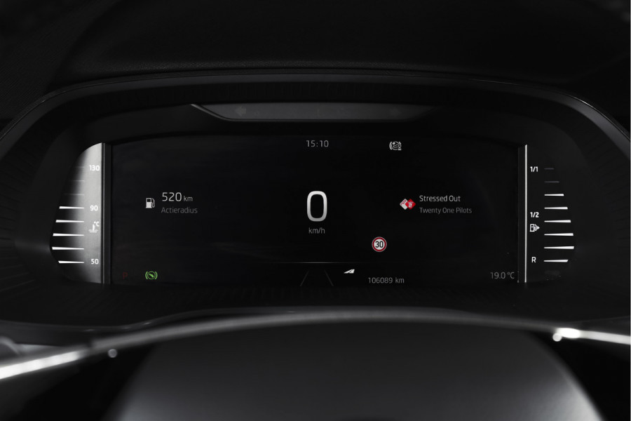 Škoda Octavia Combi 1.5 e-TSI 150 PK Business Edition Plus - Automaat | Dig.Cockpit | Adapt.Cruise | Stoel-+Stuurverw. | Camera | PDC | NAV+App.Connect | Auto. Airco | LM 17" | All Seasons |