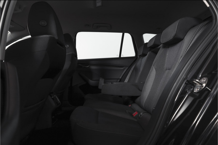 Škoda Octavia Combi 1.5 e-TSI 150 PK Business Edition Plus - Automaat | Dig.Cockpit | Adapt.Cruise | Stoel-+Stuurverw. | Camera | PDC | NAV+App.Connect | Auto. Airco | LM 17" | All Seasons |