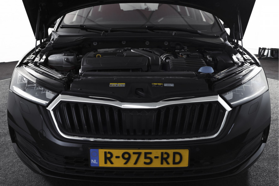 Škoda Octavia Combi 1.5 e-TSI 150 PK Business Edition Plus - Automaat | Dig.Cockpit | Adapt.Cruise | Stoel-+Stuurverw. | Camera | PDC | NAV+App.Connect | Auto. Airco | LM 17" | All Seasons |