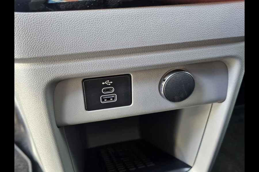 Ford Transit Custom 320 2.5 PHEV L1H1 MS-RT DC Trekhaak! | Dubbele Cabine | Dubbele zijschuifdeur | Keyless entry | Lederen sportstoelen | Elektrische zijschuifdeur | Virtual cockpit | Fabrieksgarantie tm. 16-04-2029