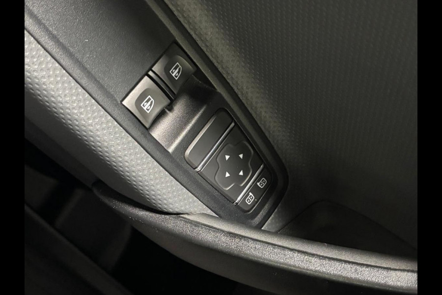 Mercedes-Benz Citan 110 CDI L1 Pro Cruise Control Stoelverwarming Parkeersensoren Airco 3 Zits