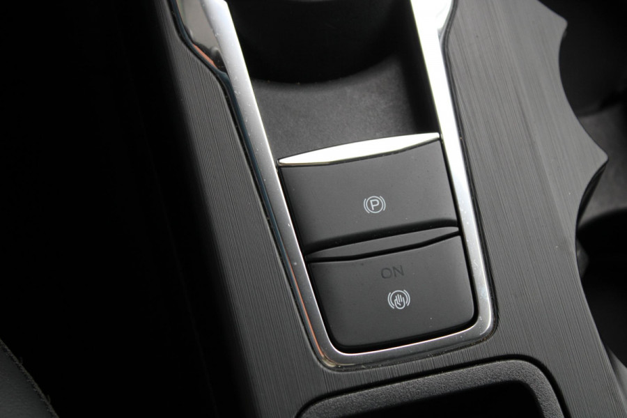 Ford Kuga 2.5 PHEV ST-Line X | Winterpack | AGR stoelen | Electrische achterklep | B&O Sound | Adaptieve Cruise Control