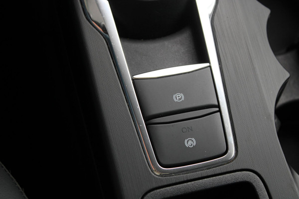 Ford Kuga 2.5 PHEV ST-Line X | Winterpack | AGR stoelen | Electrische achterklep | B&O Sound | Adaptieve Cruise Control