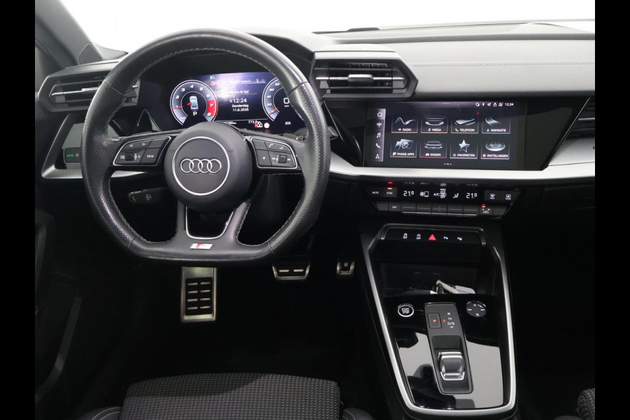 Audi A3 Limousine 35 TFSI S EDITION AUTOMAAT SCHUIF/PANODAK . NAVIGATIE . PDC V+A. VIRTUEEL COCKPIT !!