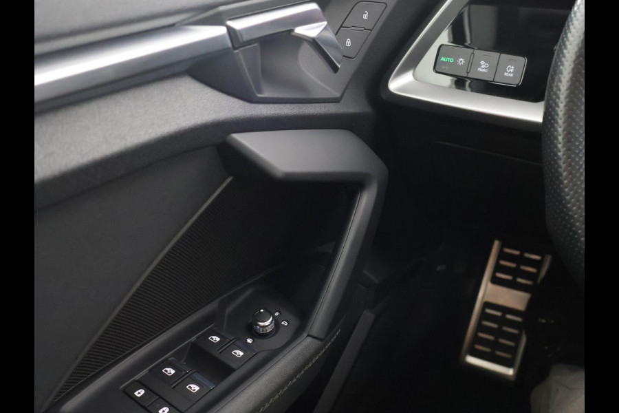 Audi A3 Limousine 35 TFSI S EDITION AUTOMAAT SCHUIF/PANODAK . NAVIGATIE . PDC V+A. VIRTUEEL COCKPIT !!