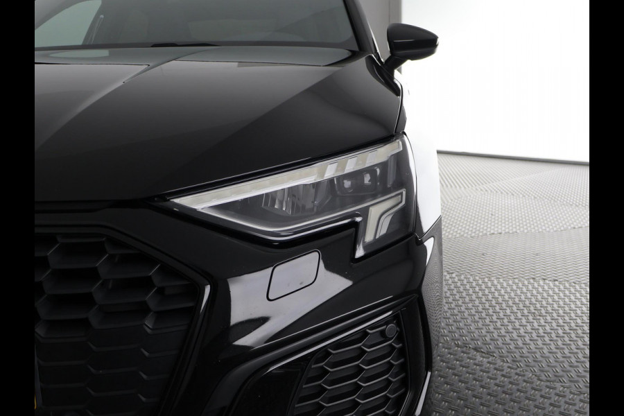 Audi A3 Limousine 35 TFSI S EDITION AUTOMAAT SCHUIF/PANODAK . NAVIGATIE . PDC V+A. VIRTUEEL COCKPIT !!