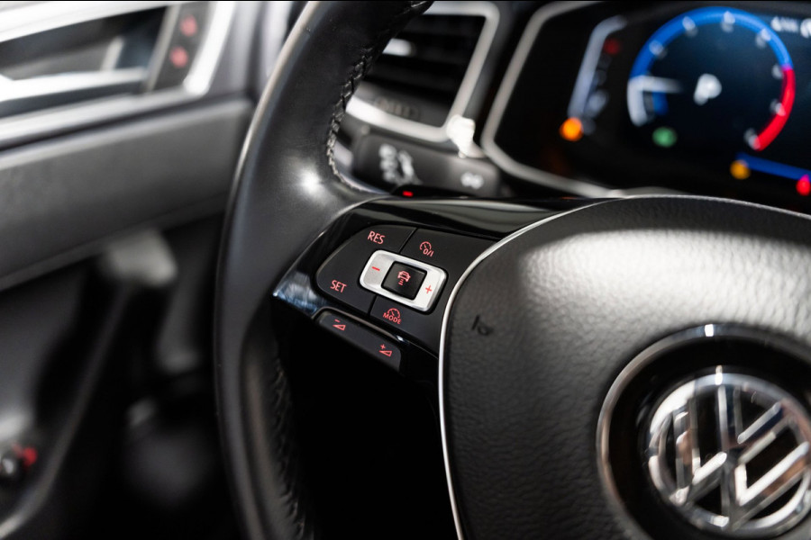 Volkswagen Polo 1.0 TSI R-line DSG LED NAVI CAMERA CRUISE