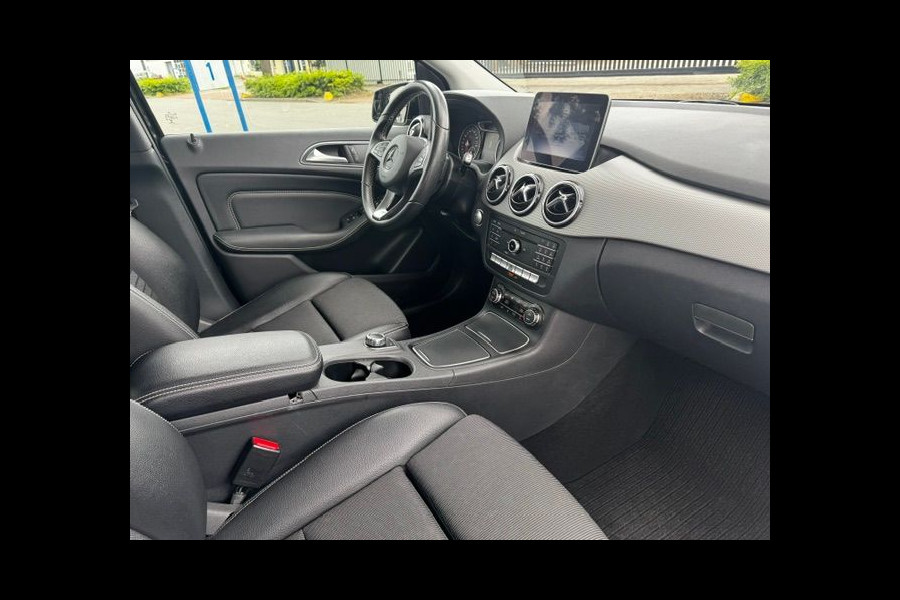 Mercedes-Benz B-Klasse 180 Ambition Automaat 132.000km Airco/ECC,Navigatie,Camera,Half Leder