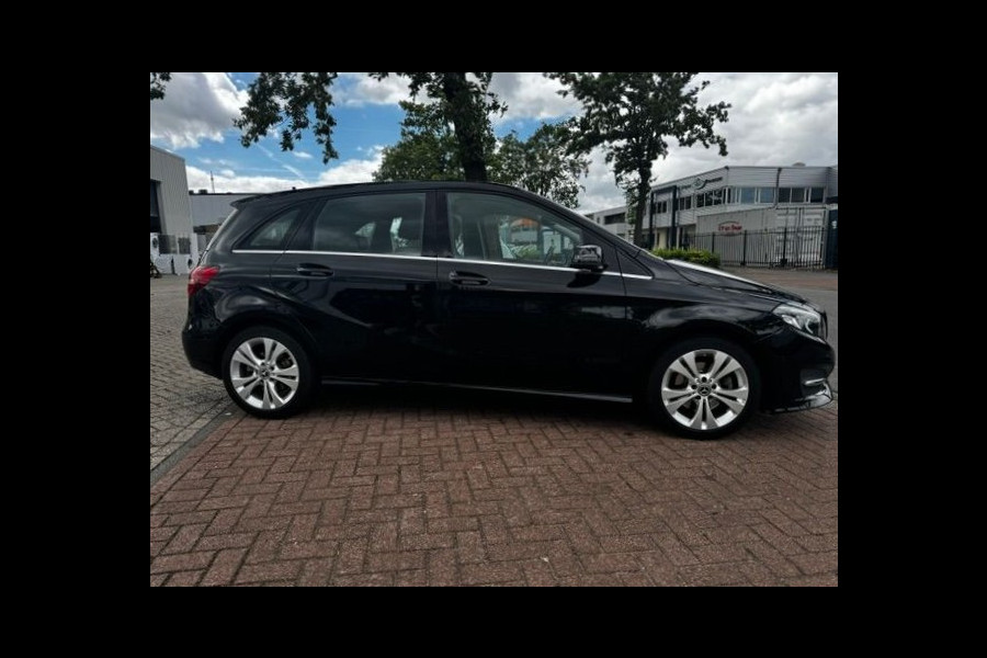 Mercedes-Benz B-Klasse 180 Ambition Automaat 132.000km Airco/ECC,Navigatie,Camera,Half Leder