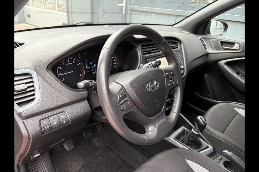 Hyundai i20 1.0 T-GDi 100pk Black Edition 5-drs. CAMERA/NAVI/CARPLAY/CRUISE/PDC/TREKHAAK