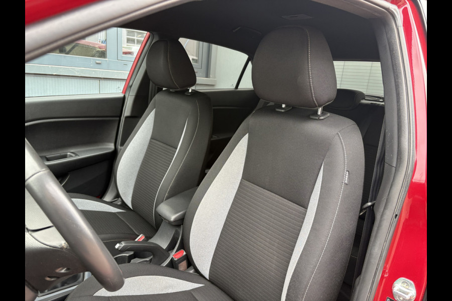 Hyundai i20 1.0 T-GDi 100pk Black Edition 5-drs. CAMERA/NAVI/CARPLAY/CRUISE/PDC/TREKHAAK