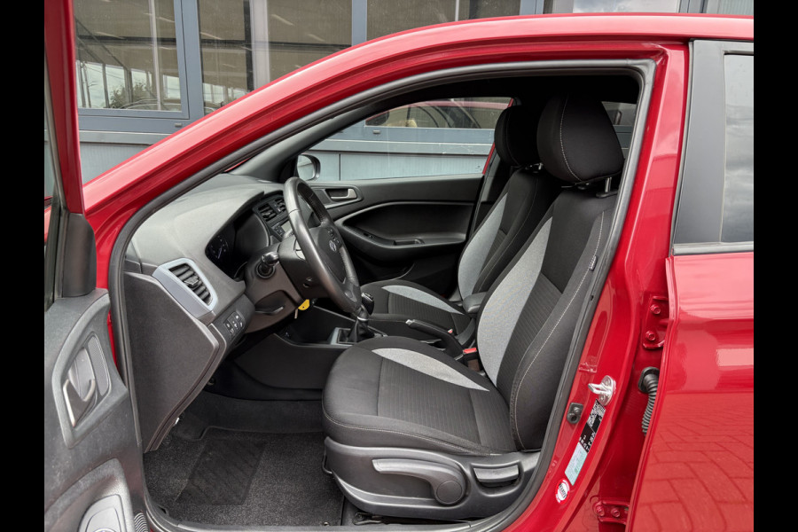 Hyundai i20 1.0 T-GDi 100pk Black Edition 5-drs. CAMERA/NAVI/CARPLAY/CRUISE/PDC/TREKHAAK