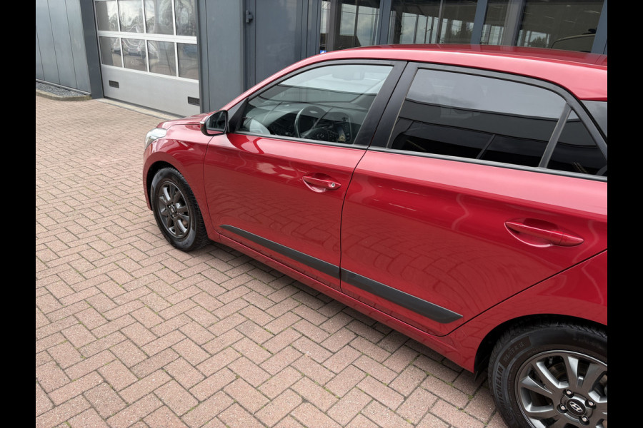 Hyundai i20 1.0 T-GDi 100pk Black Edition 5-drs. CAMERA/NAVI/CARPLAY/CRUISE/PDC/TREKHAAK