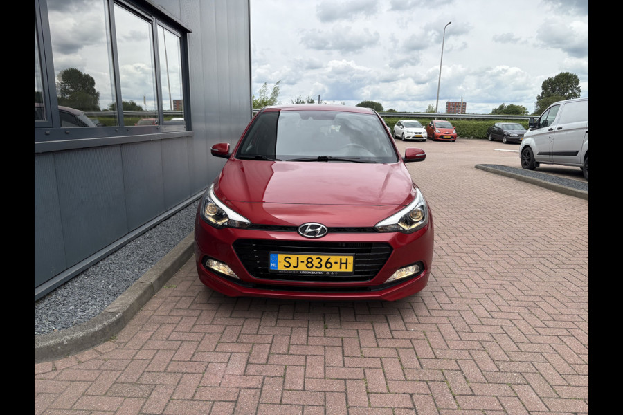Hyundai i20 1.0 T-GDi 100pk Black Edition 5-drs. CAMERA/NAVI/CARPLAY/CRUISE/PDC/TREKHAAK