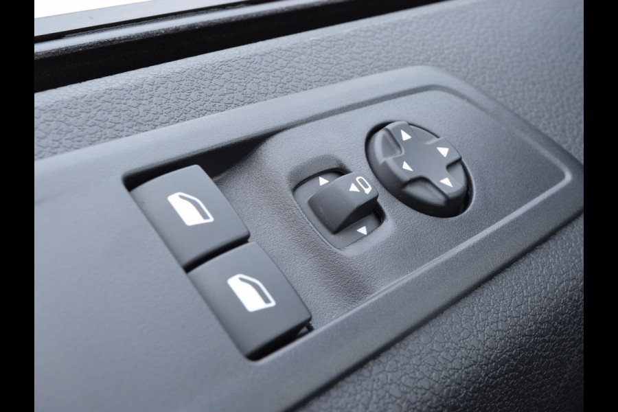 Opel Vivaro Electric L3 75 kWh DC | DUBBELE CABINE | BETIMMERING | SIDE BARS | 2 SCHUIFDEUREN | TREKHAAK | STOELVERWARMING | CAMERA | NAVI |