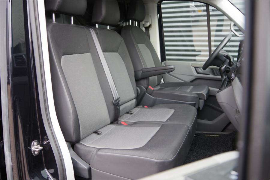 Volkswagen Crafter 35 2.0 TDI L3H3(L2H2) 3-ZITS, 177PK AUT. LED, TREKHAAK, GEV. ERGO ACTIVE STOEL, CAMERA, AIRCO, MISTLAMPEN