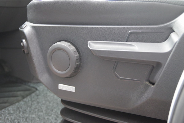Volkswagen Crafter 35 2.0 TDI L3H3(L2H2) 3-ZITS, 177PK AUT. LED, TREKHAAK, GEV. ERGO ACTIVE STOEL, CAMERA, AIRCO, MISTLAMPEN