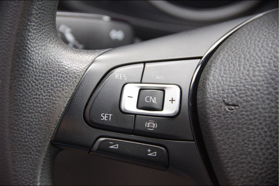 Volkswagen Crafter 35 2.0 TDI L3H3(L2H2) 3-ZITS, 177PK AUT. LED, TREKHAAK, GEV. ERGO ACTIVE STOEL, CAMERA, AIRCO, MISTLAMPEN