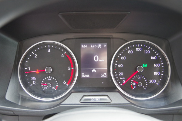 Volkswagen Crafter 35 2.0 TDI L3H3(L2H2) 3-ZITS, 177PK AUT. LED, TREKHAAK, GEV. ERGO ACTIVE STOEL, CAMERA, AIRCO, MISTLAMPEN