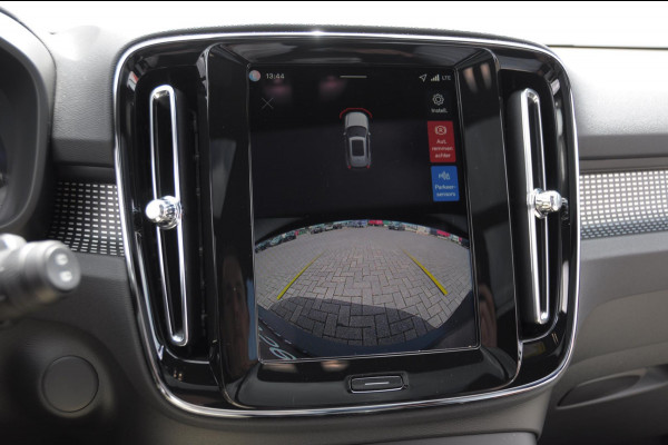 Volvo EX40 Single Motor Extended Range Plus Black Ed. 82 kWh / DEMO LEX / Panoramadak / Apple Carplay / Android Auto / Harman kardon audio / Adaptive cruise control / Pilot assist / Lichtmetalen velgen /