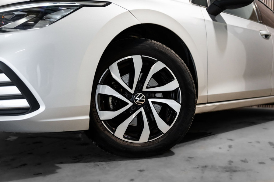 Volkswagen Golf 1.0 eTSI Life DSG LED CAMERA PDC