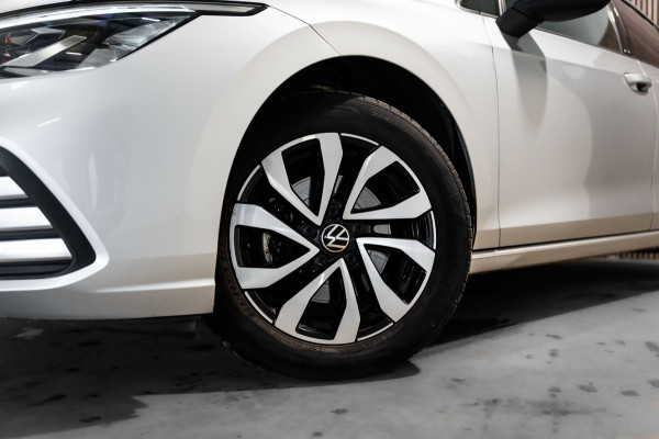 Volkswagen Golf 1.0 eTSI Life DSG LED CAMERA PDC
