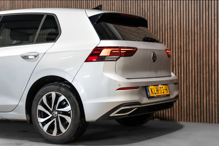 Volkswagen Golf 1.0 eTSI Life DSG LED CAMERA PDC